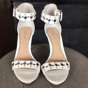 Gianni Bini White leather high heel Sandal